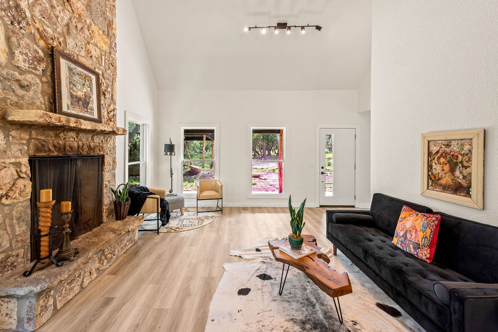Wimberley, Texas, 78676, United States, 2 Bedrooms Bedrooms, ,2 BathroomsBathrooms,Residential,For Sale,1942649
