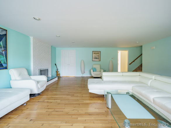 Orange, Connecticut, 06477, United States, 2 Bedrooms Bedrooms, ,2 BathroomsBathrooms,Residential,For Sale,1867599