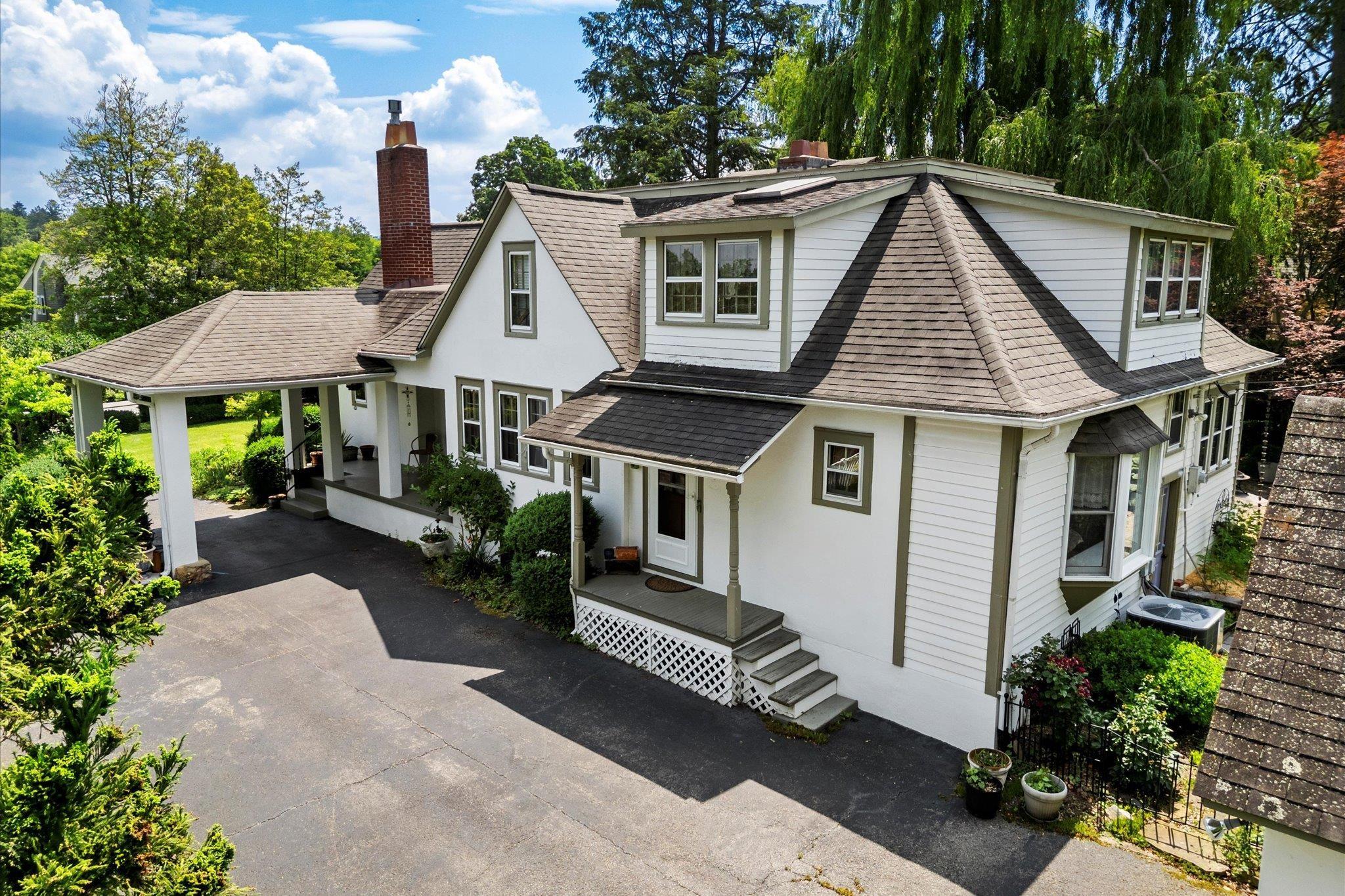 Blacksburg, Virginia, 24060, United States, 3 Bedrooms Bedrooms, ,3 BathroomsBathrooms,Residential,For Sale,1986553