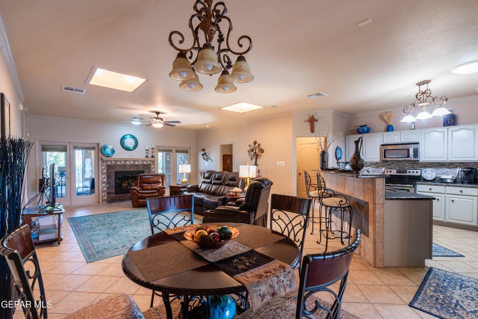 El Paso, Texas, 79912, United States, 4 Bedrooms Bedrooms, ,3 BathroomsBathrooms,Residential,For Sale,1988584