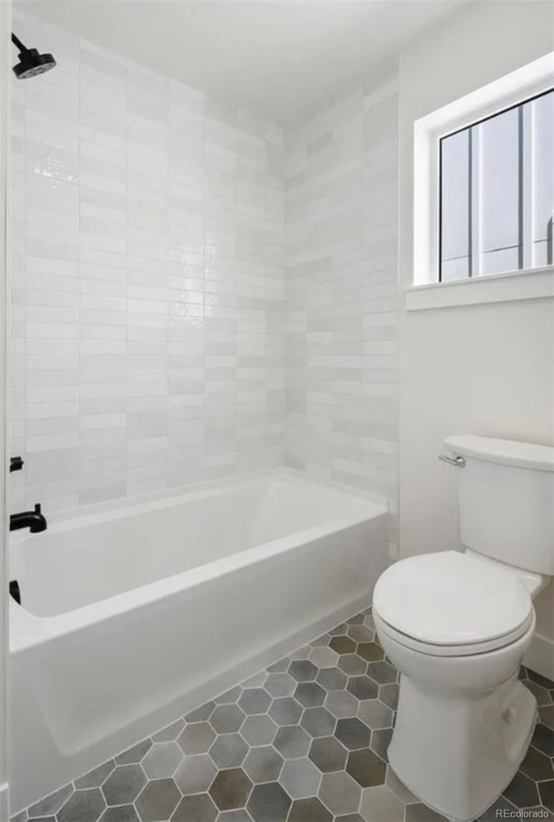 Denver, Colorado, 80204, United States, 3 Bedrooms Bedrooms, ,2 BathroomsBathrooms,Residential,For Sale,1992898