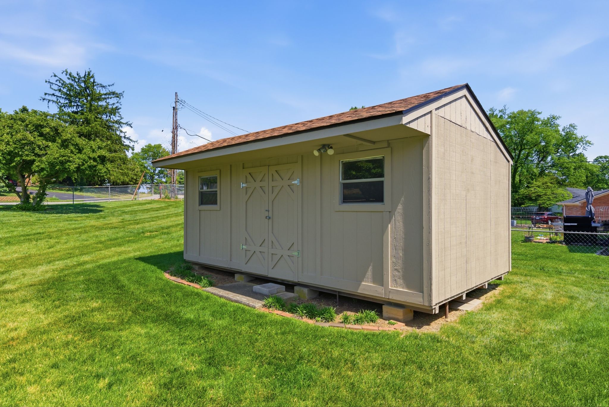  697 Cindy Blair Way - 物件實景