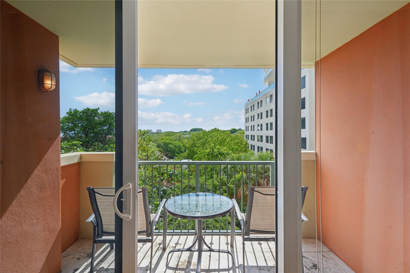 Miami, Florida, 33133, United States, 1 Bedroom Bedrooms, ,1 BathroomBathrooms,Residential,For Sale,1985715