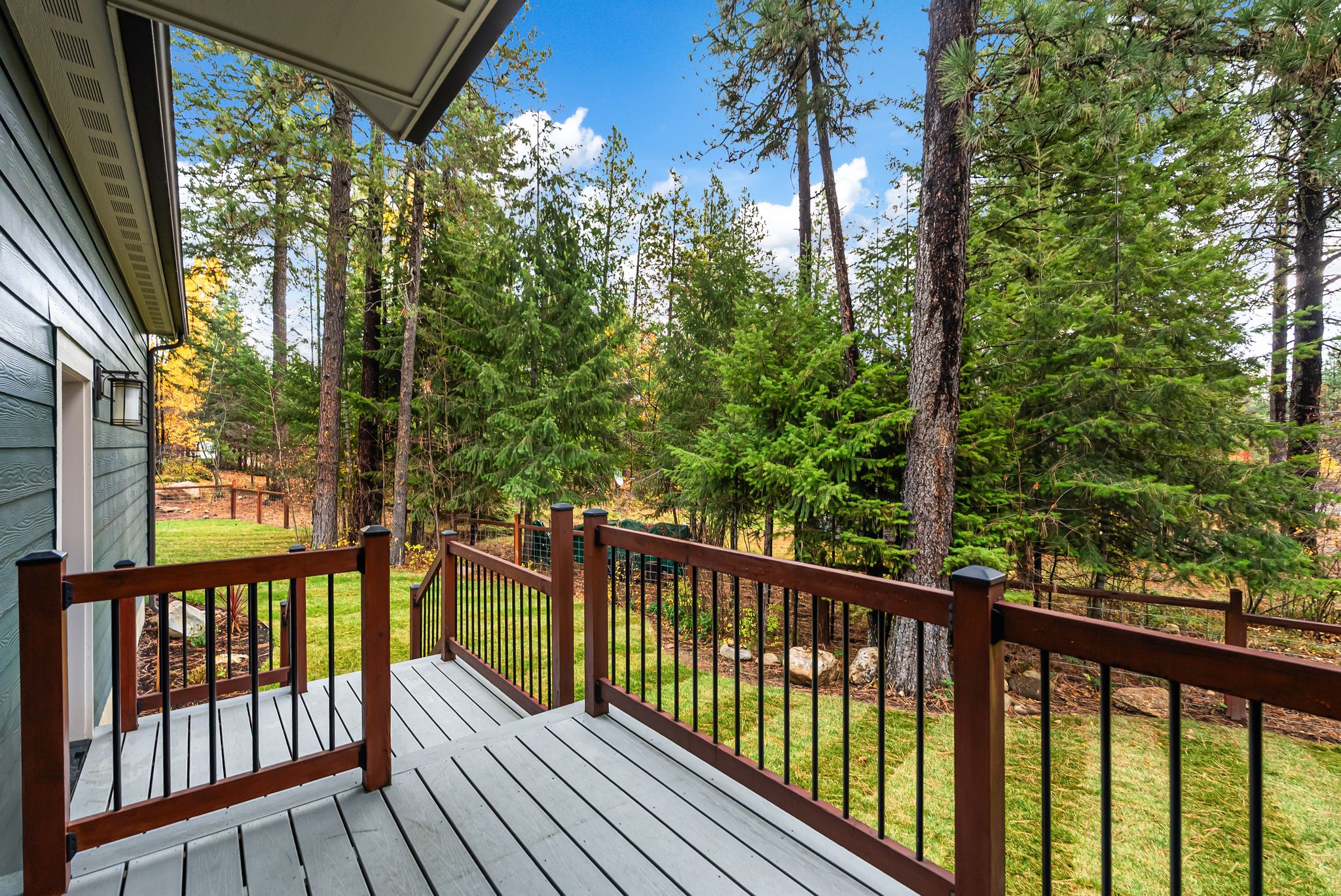 Sandpoint, Idaho, 83864, United States, 2 Bedrooms Bedrooms, ,3 BathroomsBathrooms,Residential,For Sale,1991135