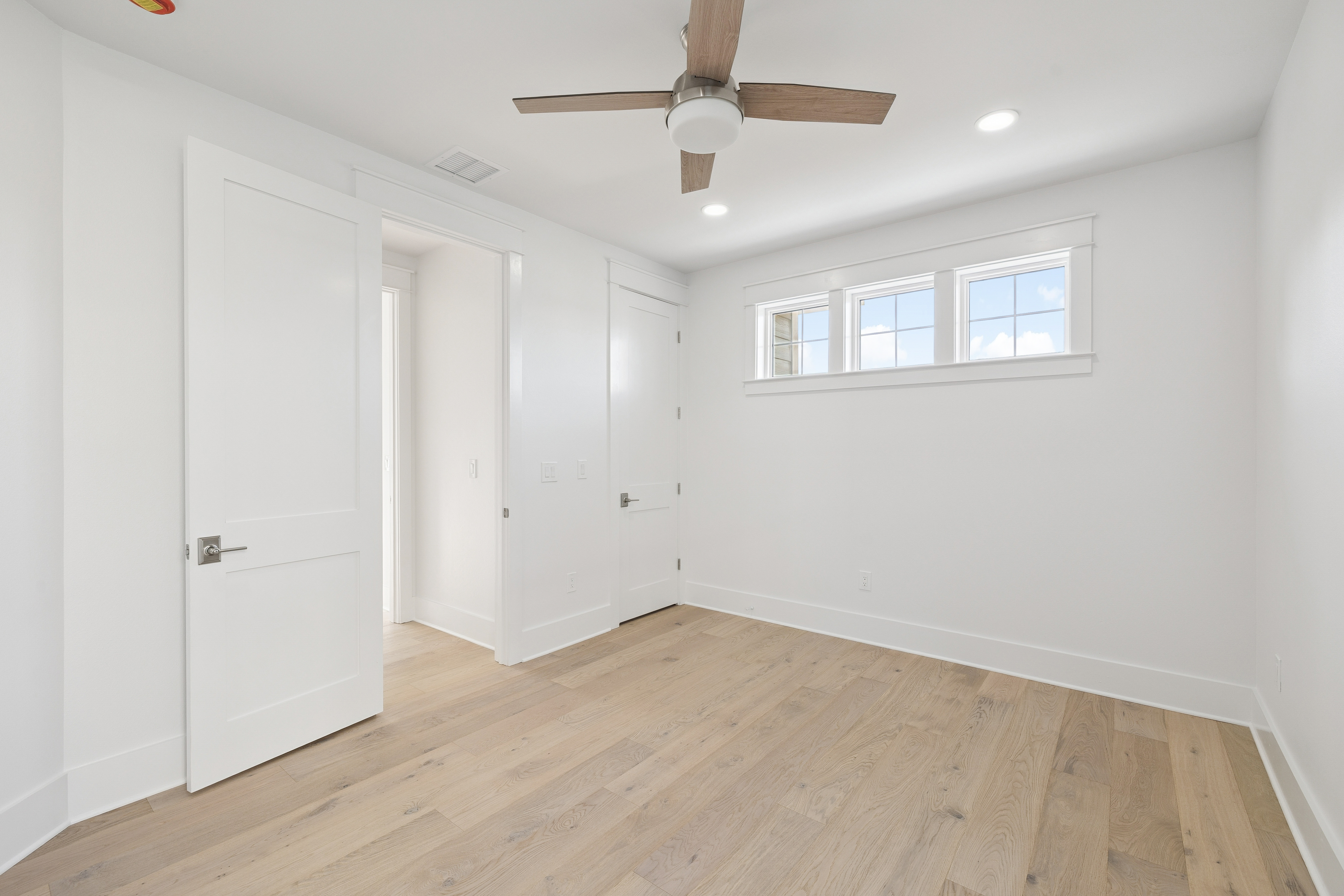  Waterfront Canal Home With Expanded Floor Plan And Bay Access - 物件實景