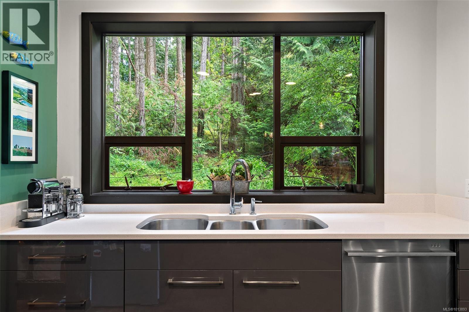 NORTH SAANICH, British Columbia, V8L 5K1, CA, 3 Bedrooms Bedrooms, ,3 BathroomsBathrooms,Residential,For Sale,1951213