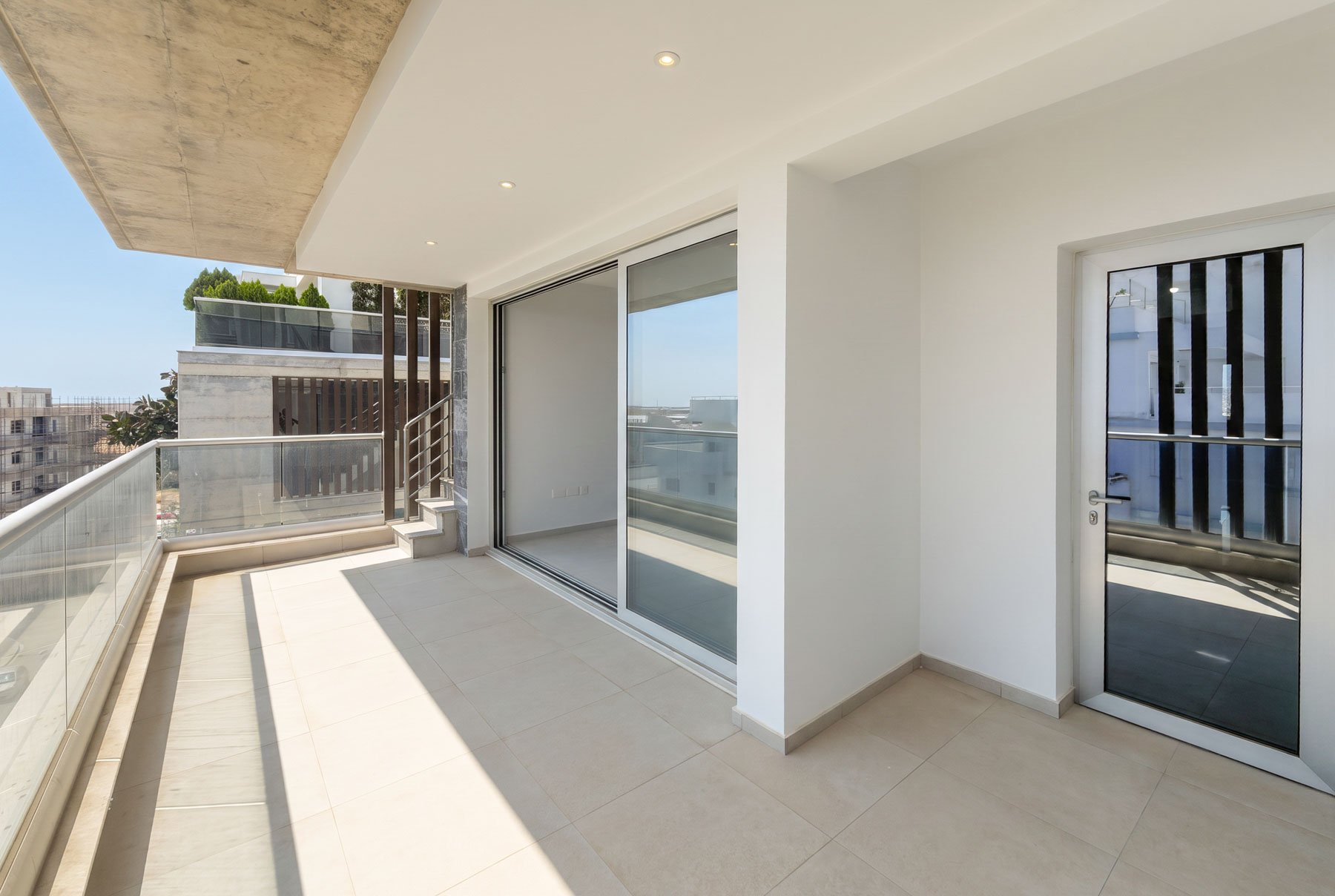  Two-Bedroom Upper-Floor Apartment with Roof Garden in Larnaca - 物件實景