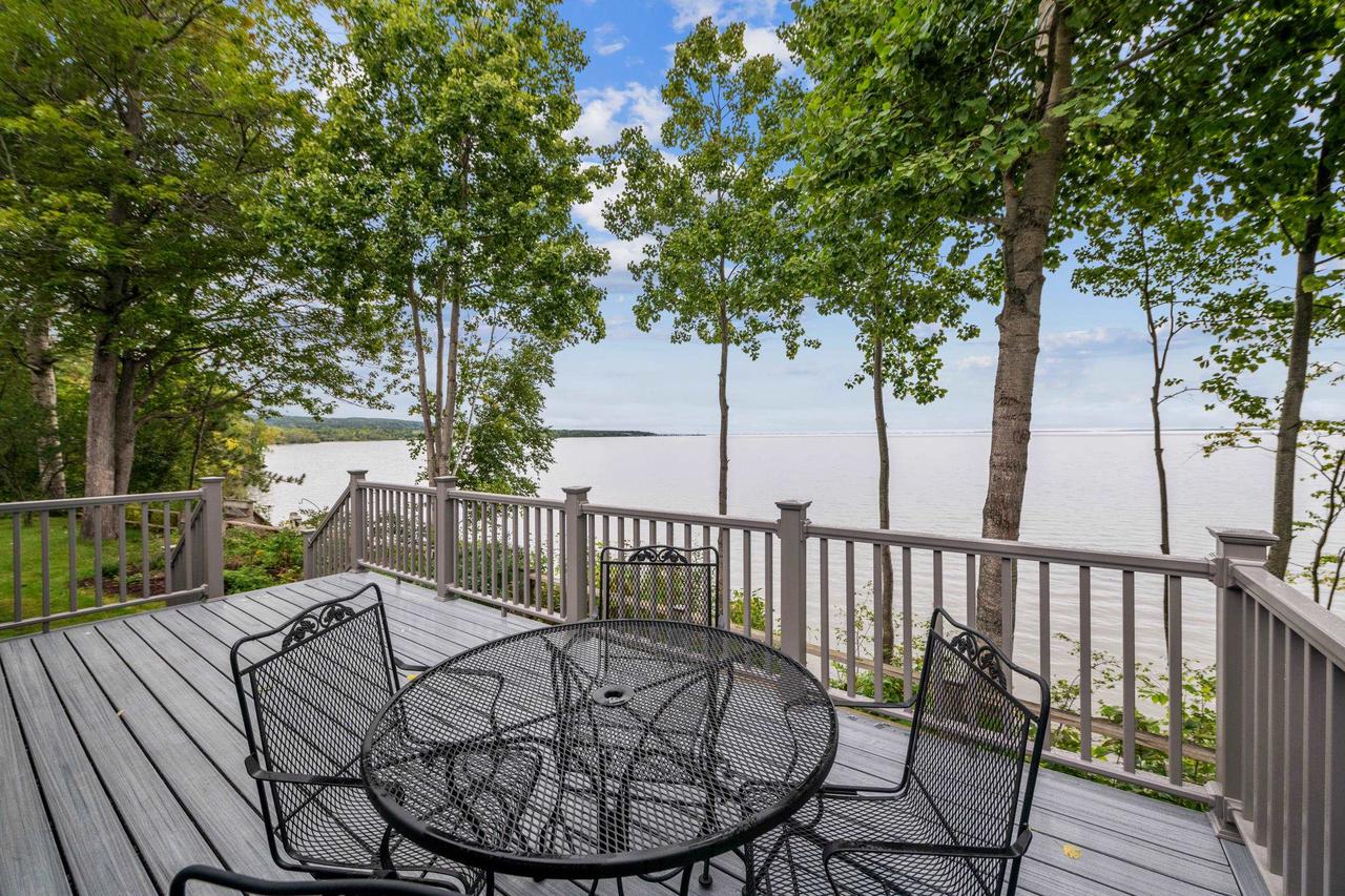 Washburn, Wisconsin, 54891, United States, 3 Bedrooms Bedrooms, ,1 BathroomBathrooms,Residential,For Sale,1960790