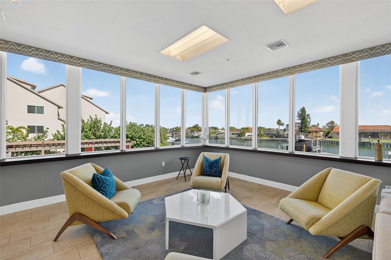 CLEARWATER BEACH, Florida, 33767, United States, 2 Bedrooms Bedrooms, ,2 BathroomsBathrooms,Residential,For Sale,1998949