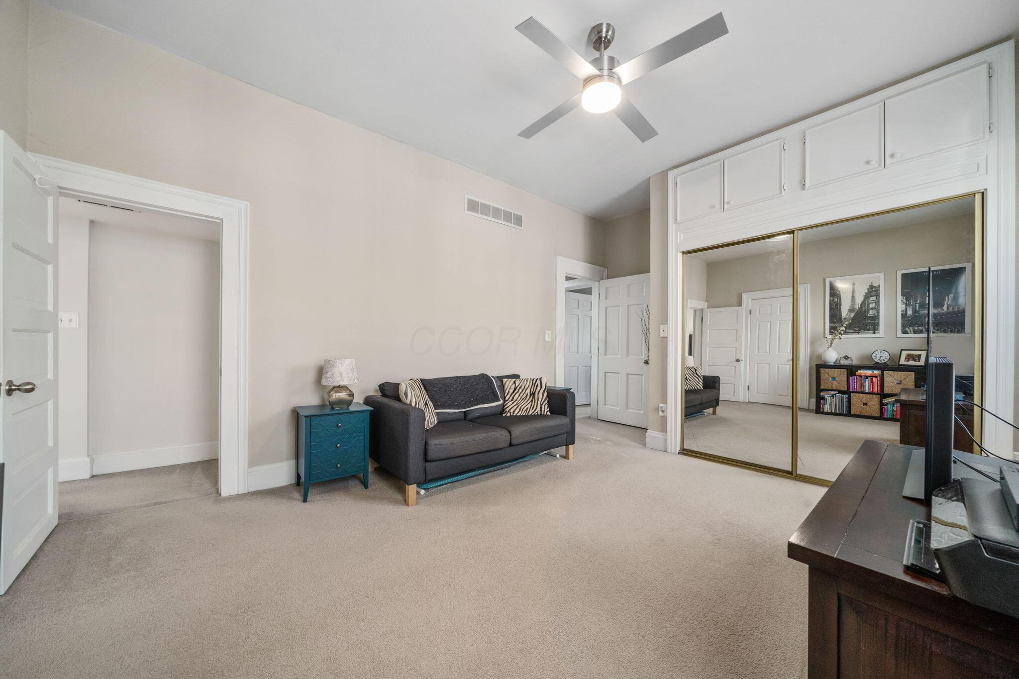  390 E Sycamore Street - 物件實景