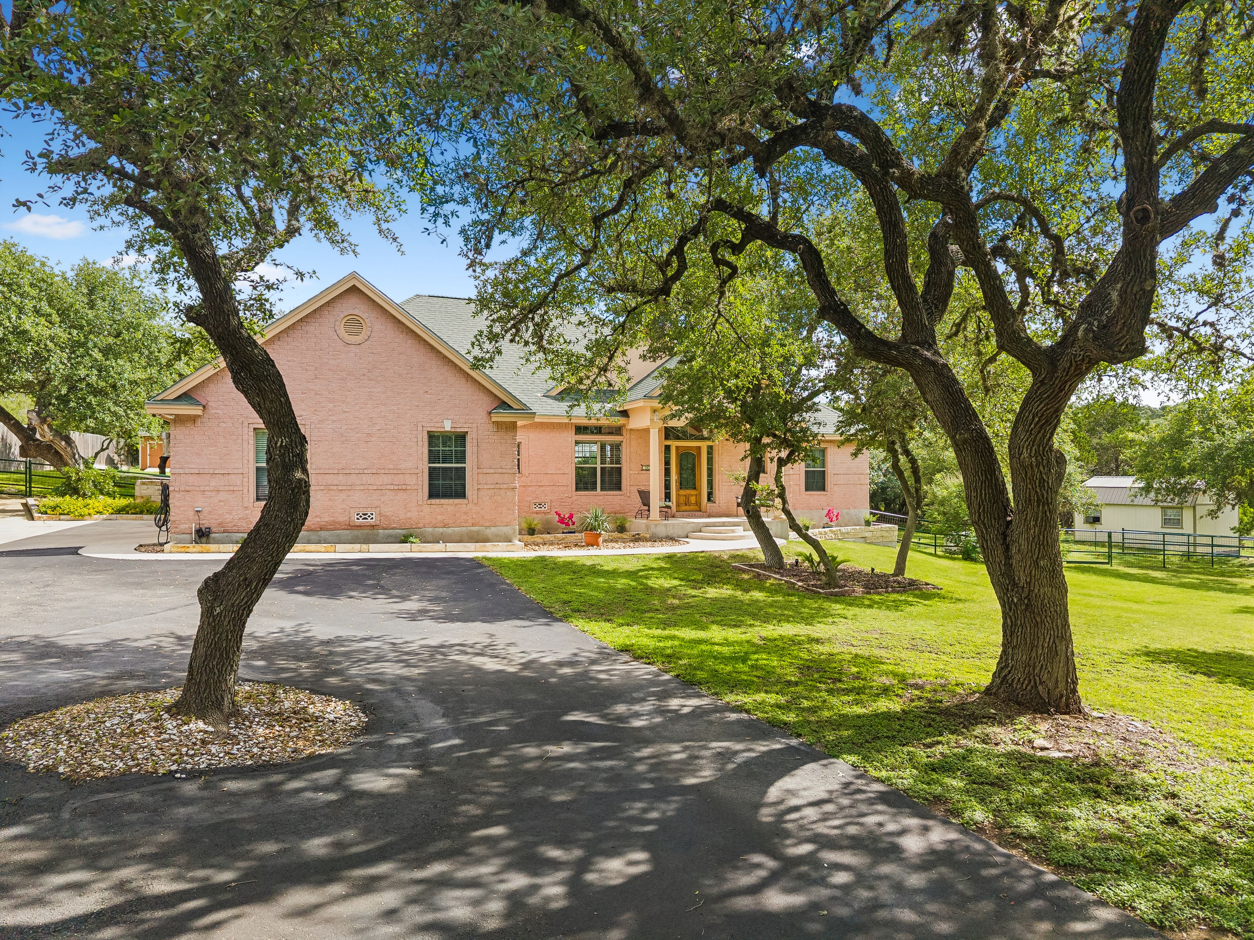  Pool, Pavilion & Peaceful Hill Country Living - 物件實景