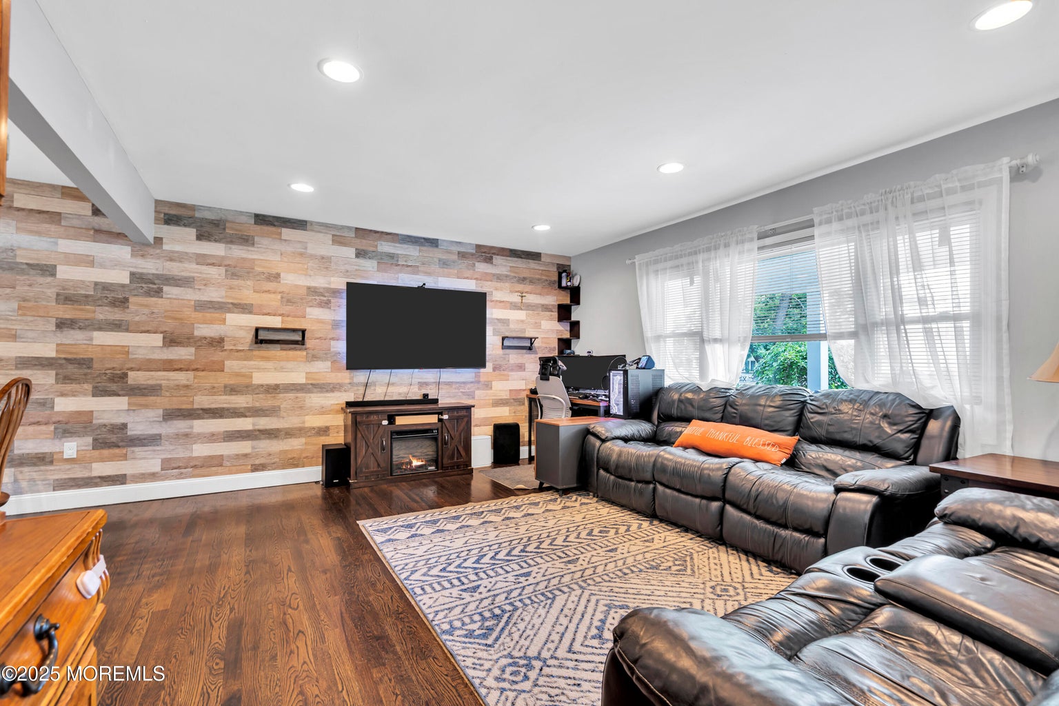 Toms River, New Jersey, 08757, United States, 3 Bedrooms Bedrooms, ,2 BathroomsBathrooms,Residential,For Sale,1923544