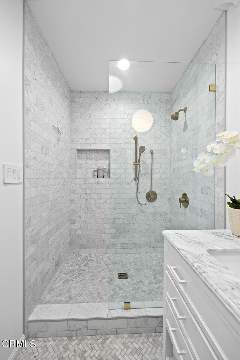 Pasadena, California, 91107, United States, 2 Bedrooms Bedrooms, ,1 BathroomBathrooms,Residential,For Sale,1988268