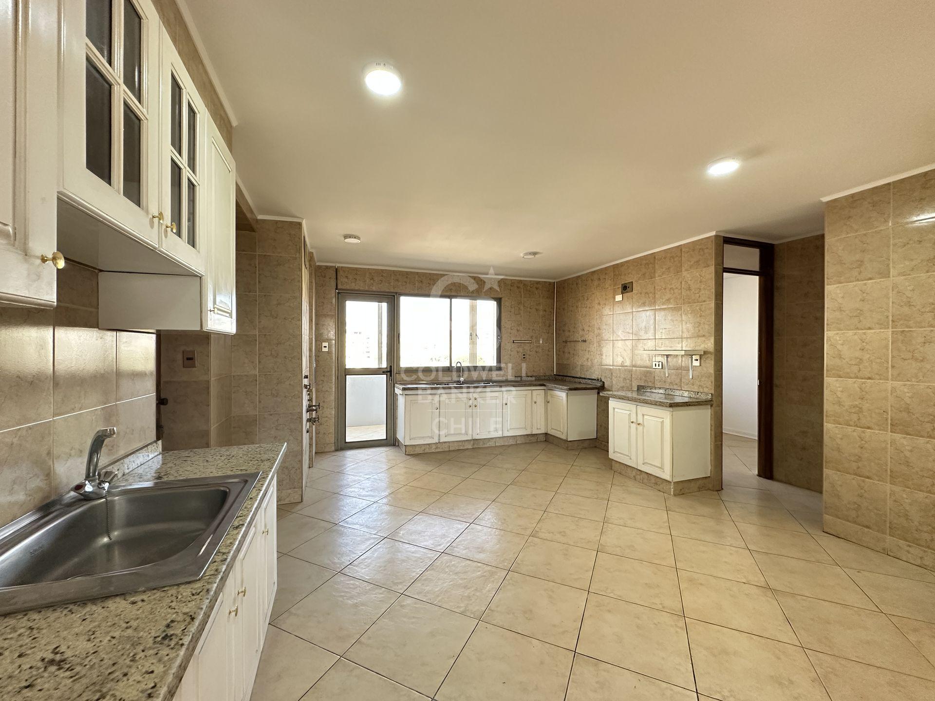 Viña Del Mar, Chile, 4 Bedrooms Bedrooms, ,4 BathroomsBathrooms,Residential,For Sale,1954964