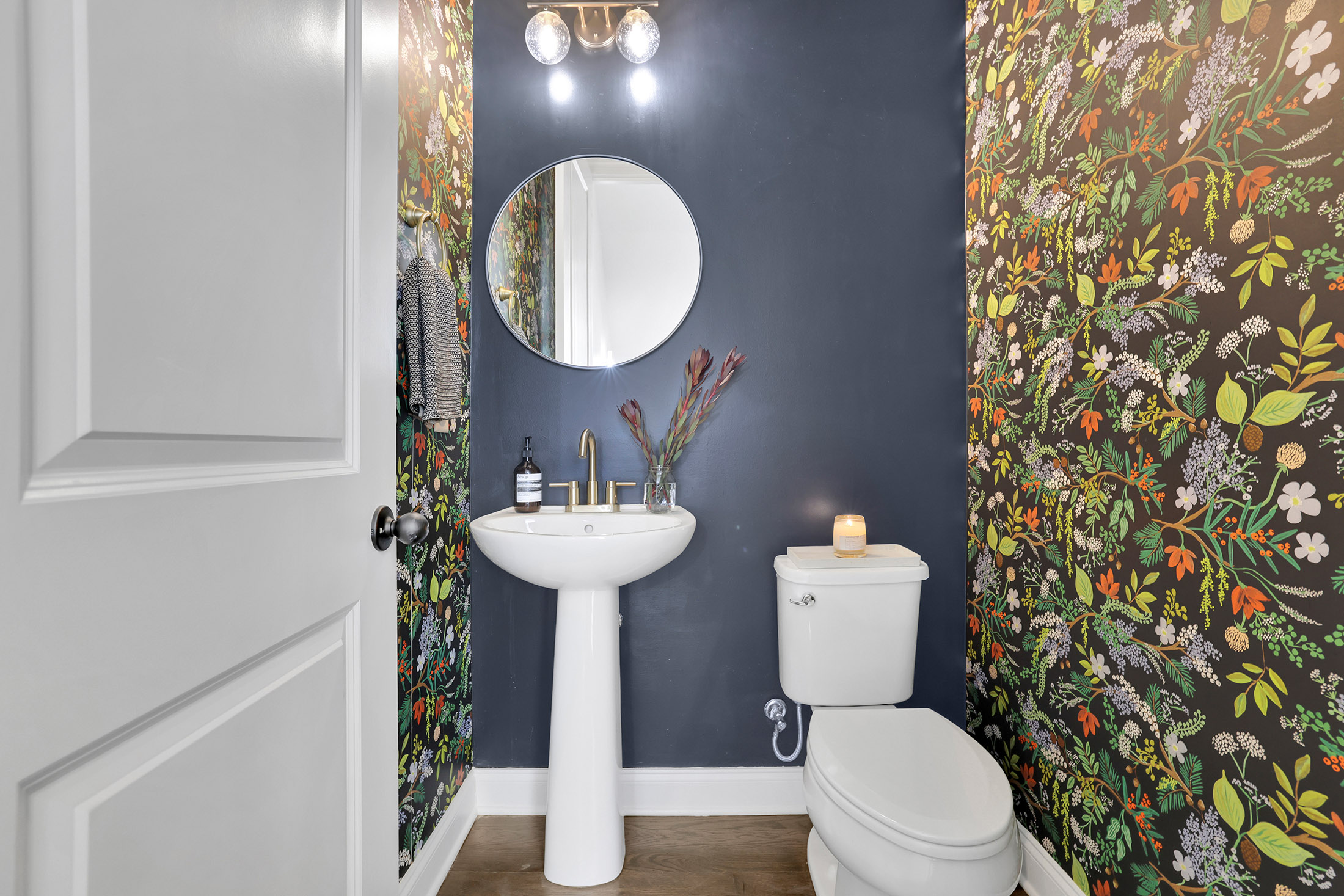  Thoughtfully Designed Townhome in Gated Enclave - 物件實景