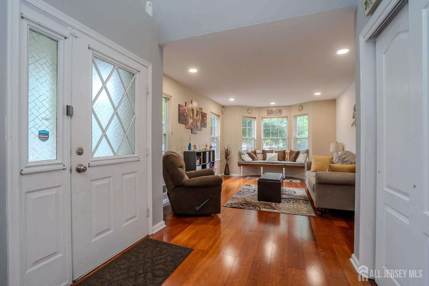 North Brunswick, New Jersey, 08902, United States, 3 Bedrooms Bedrooms, ,3 BathroomsBathrooms,Residential,For Sale,1937029