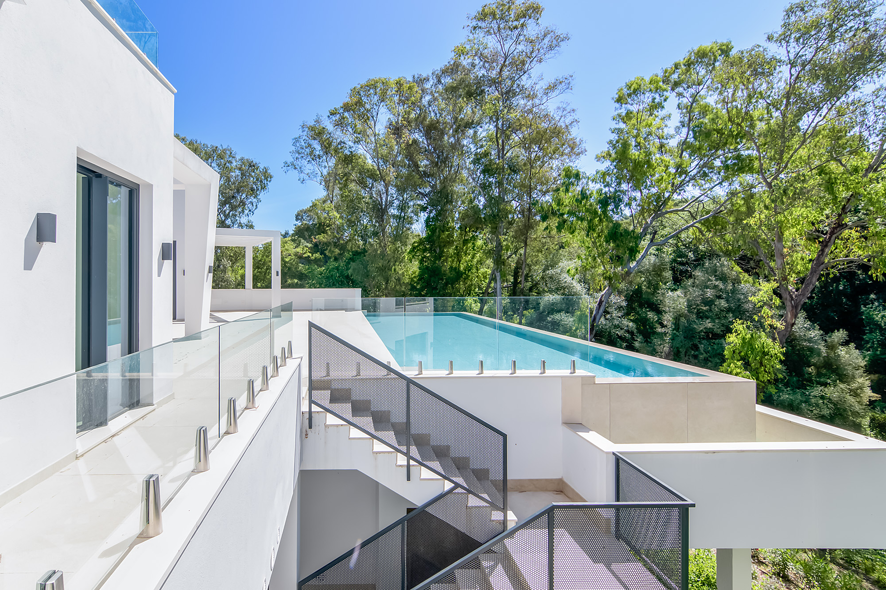  New contemporary villa with total privacy in Sotogrande Alto - 物件實景