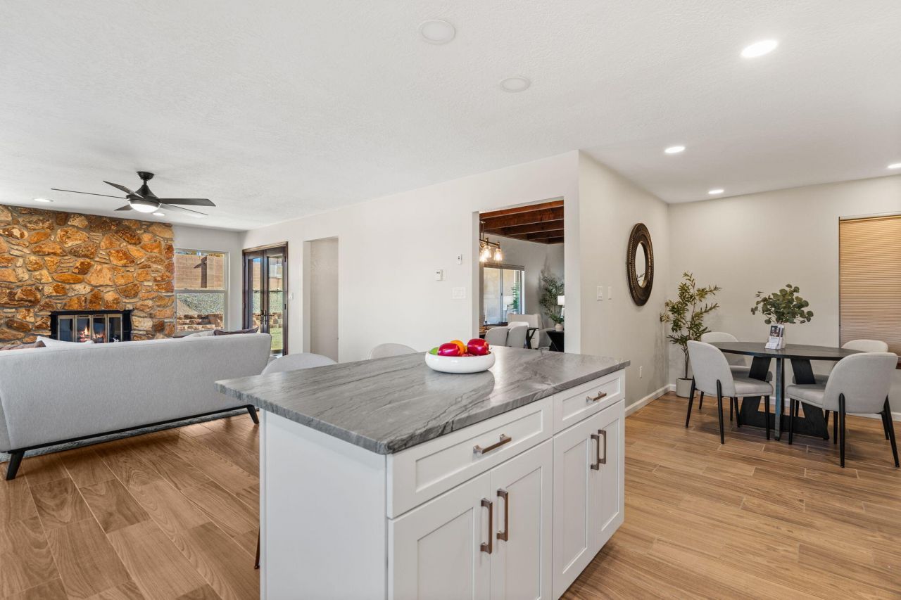 Albuquerque, New Mexico, 87111, United States, 4 Bedrooms Bedrooms, ,3 BathroomsBathrooms,Residential,For Sale,1985317