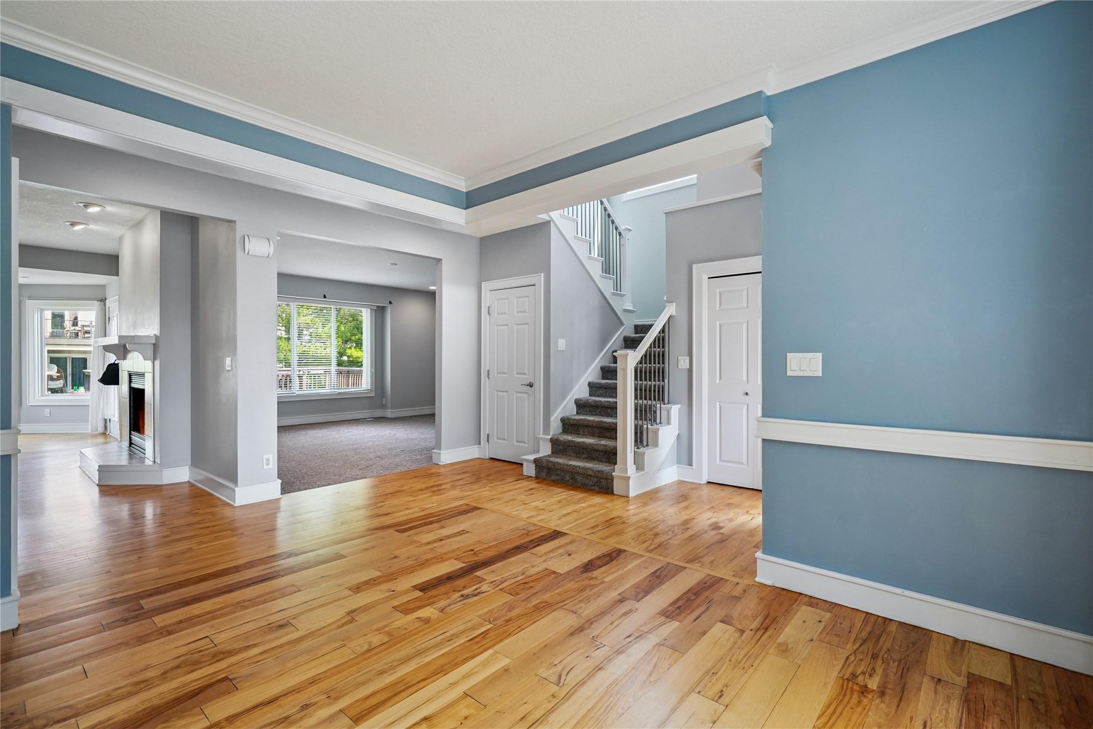 Urbandale, Iowa, 50323, United States, 5 Bedrooms Bedrooms, ,5 BathroomsBathrooms,Residential,For Sale,1978206