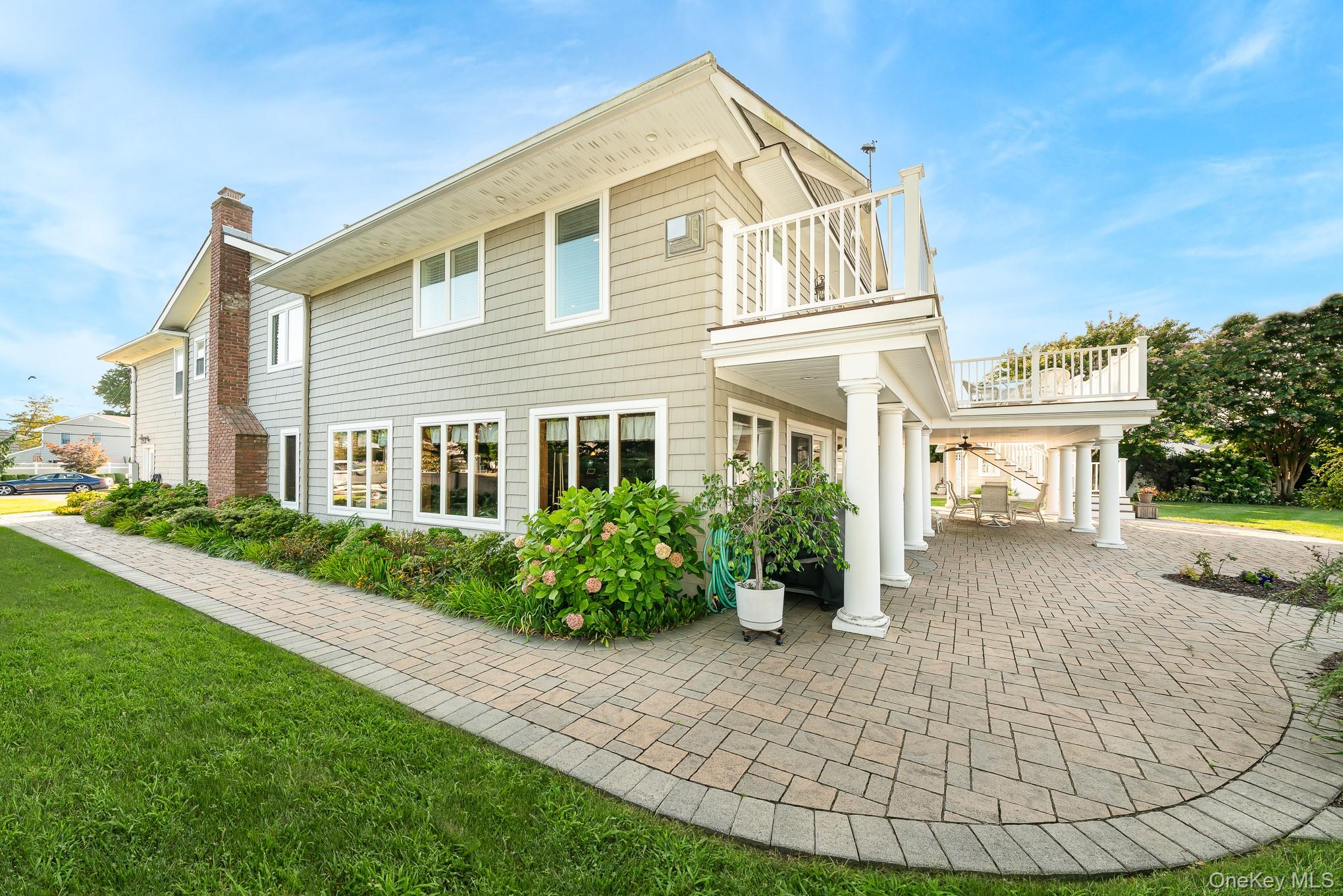 West Islip, New York, 11795, United States, 5 Bedrooms Bedrooms, ,5 BathroomsBathrooms,Residential,For Sale,1943882