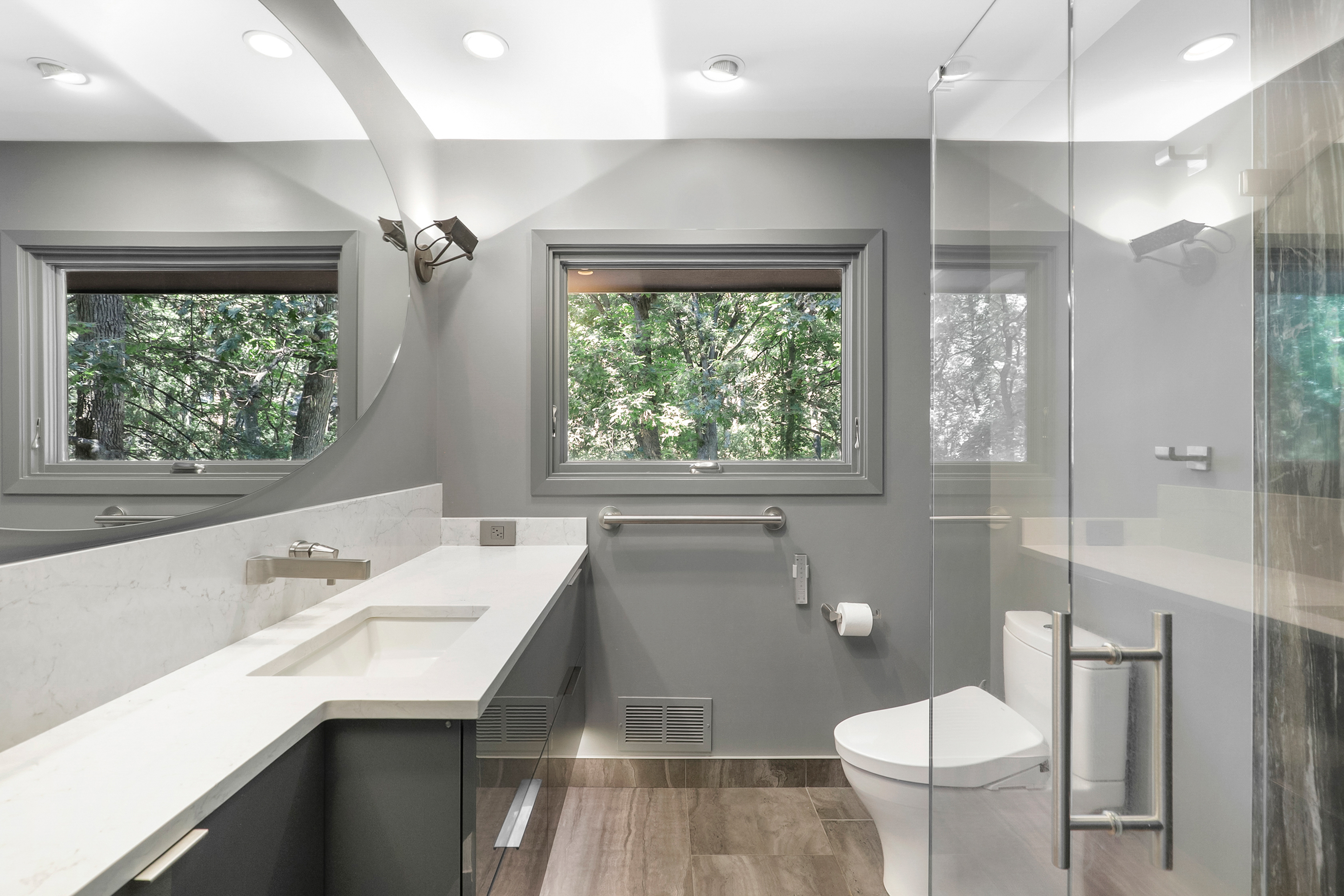  Secluded Wooded Retreat with Beautifully Updated Interiors - 物件實景