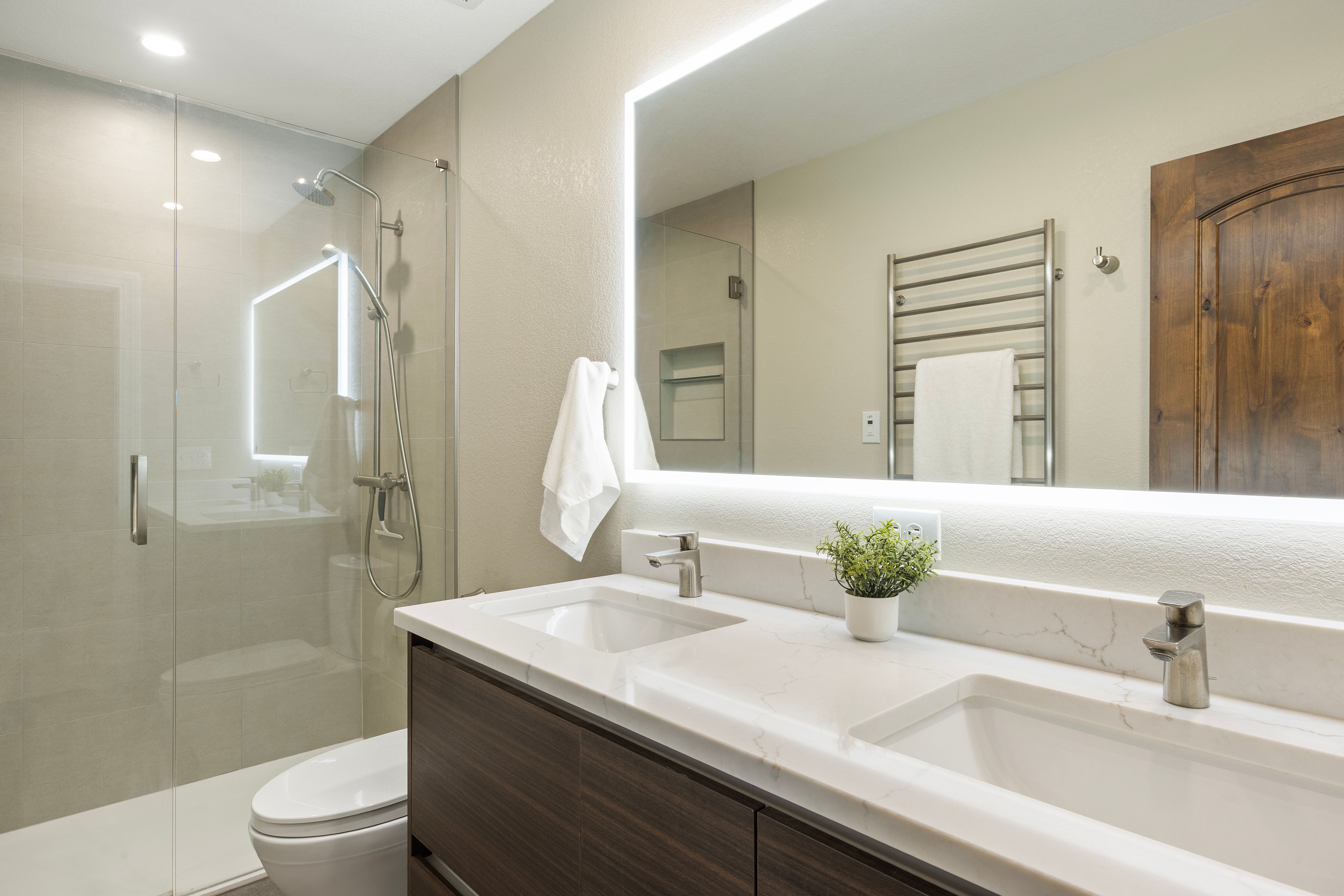  Extensively Renovated 4 Bedroom  4 Bathroom In Highly Desirable Charter Oaks - 物件實景