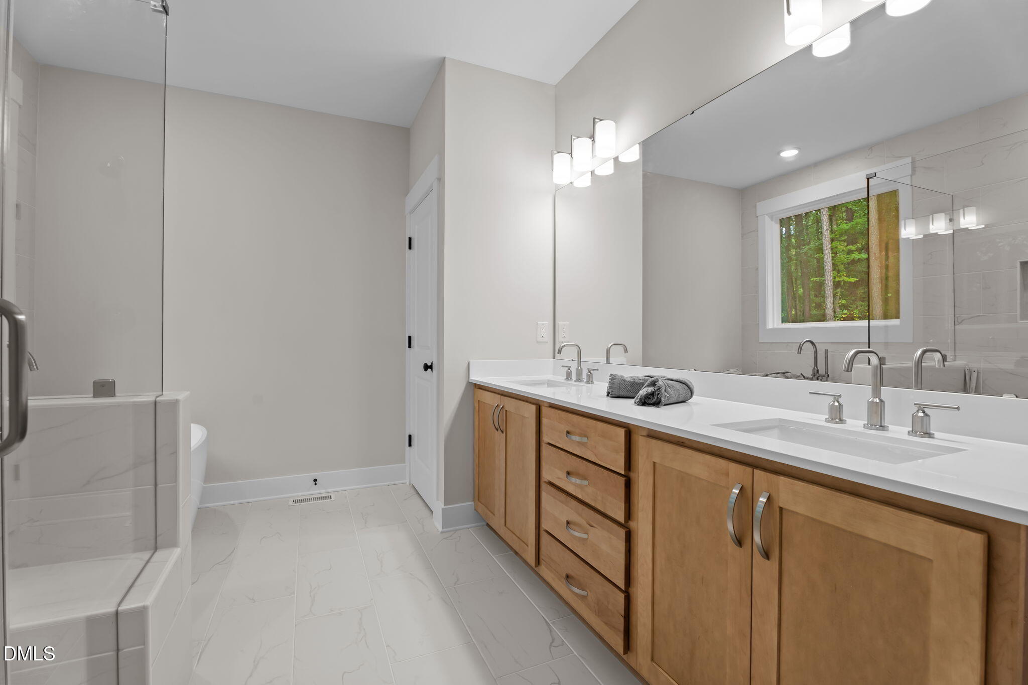 Louisburg, North Carolina, 27549, United States, 4 Bedrooms Bedrooms, ,3 BathroomsBathrooms,Residential,For Sale,1966640