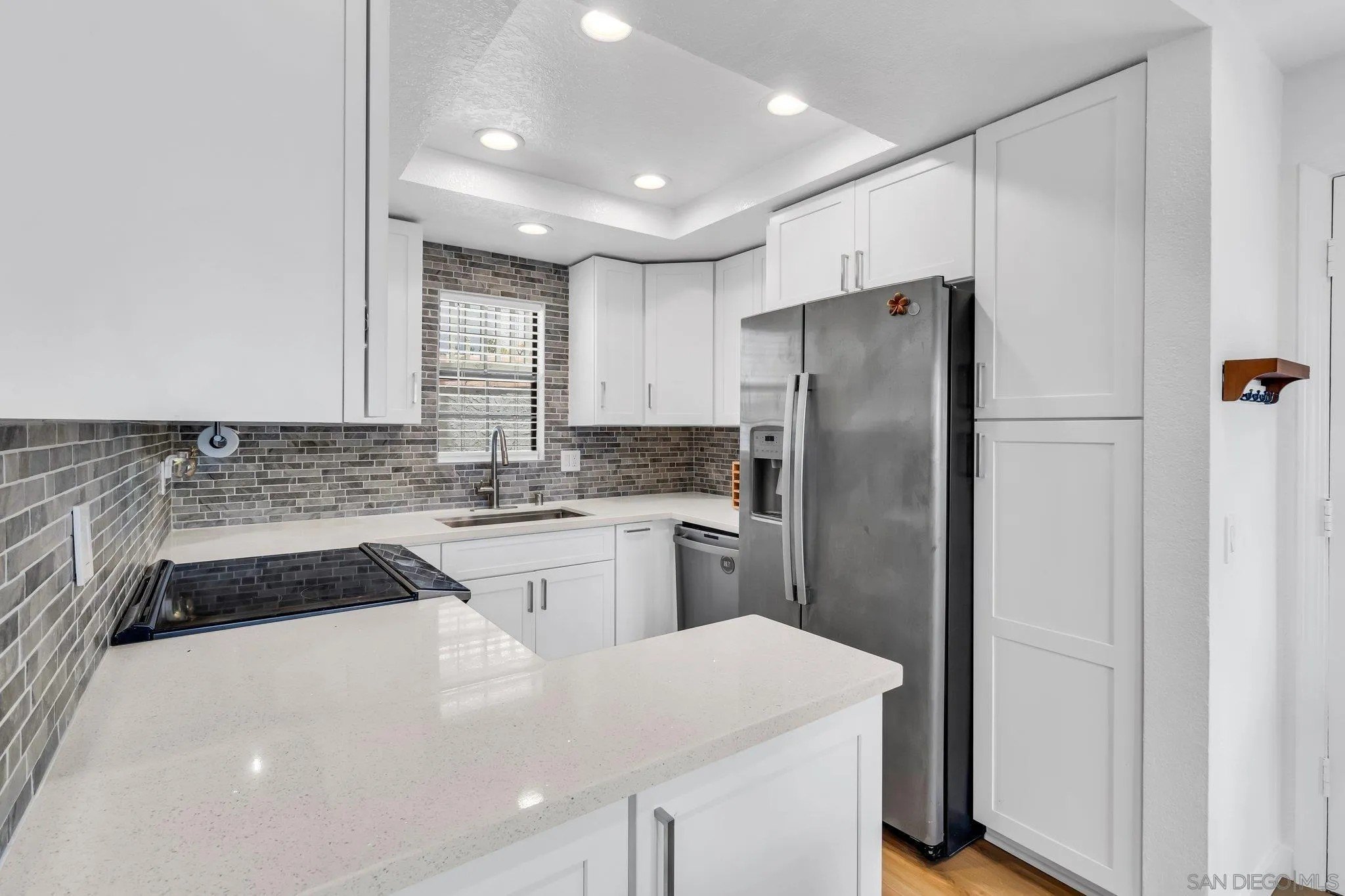 San Diego, California, 92110, United States, 2 Bedrooms Bedrooms, ,2 BathroomsBathrooms,Residential,For Sale,1996834