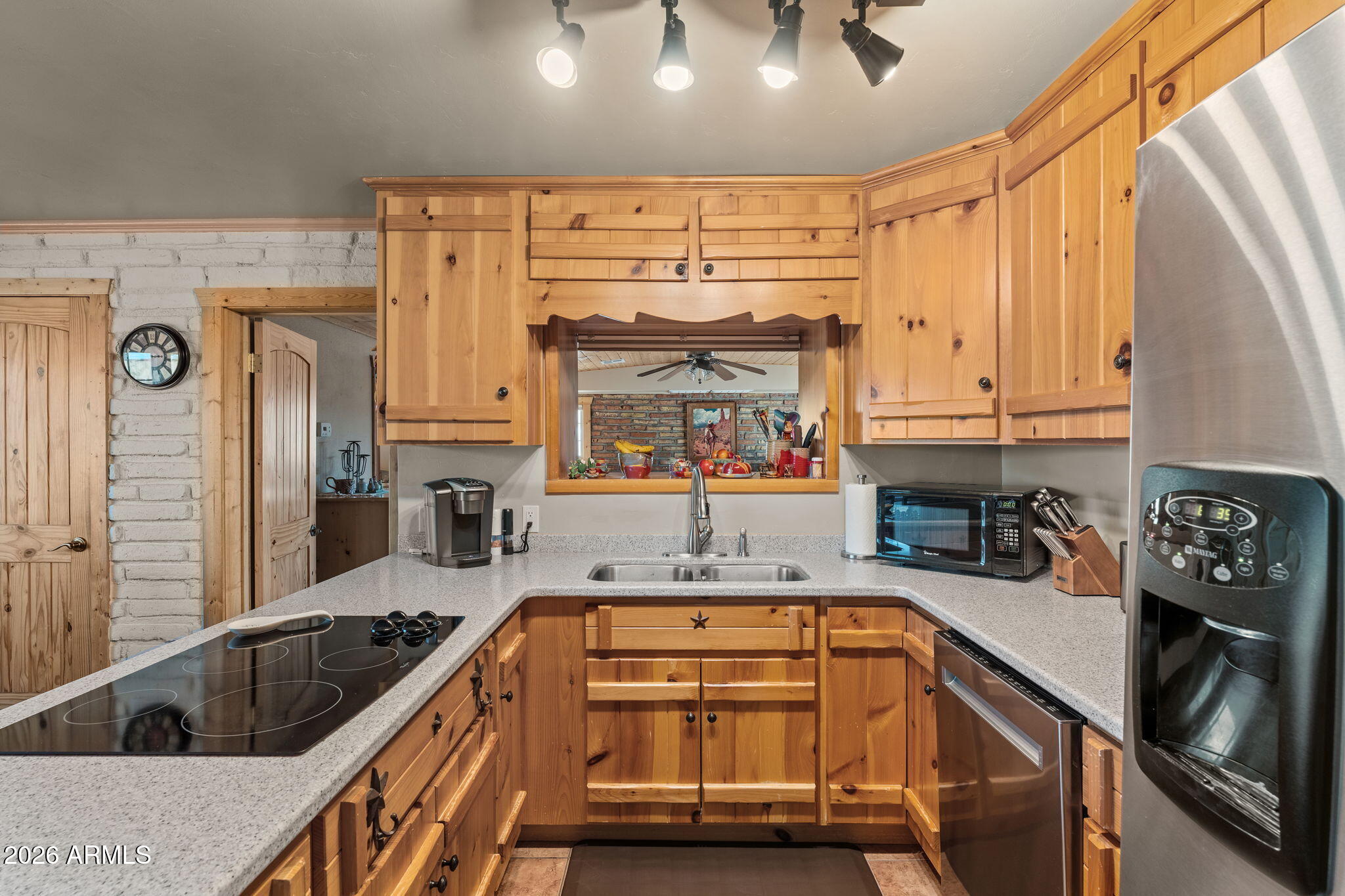 Wickenburg, Arizona, 85390, United States, 3 Bedrooms Bedrooms, ,2 BathroomsBathrooms,Residential,For Sale,2012401