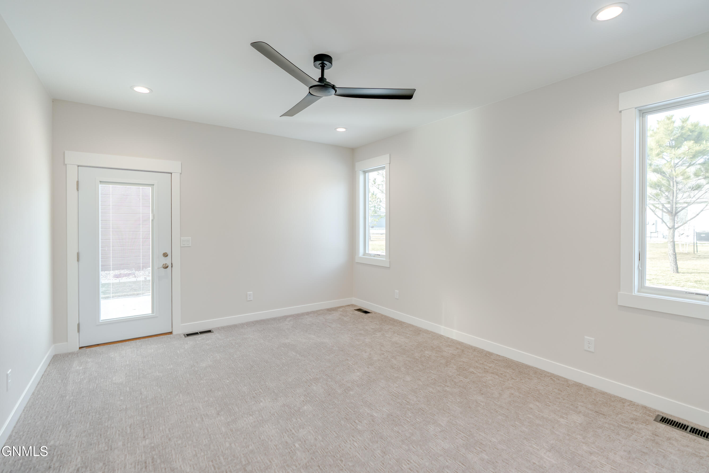Bismarck, North Dakota, 58504, United States, 3 Bedrooms Bedrooms, ,3 BathroomsBathrooms,Residential,For Sale,2032789