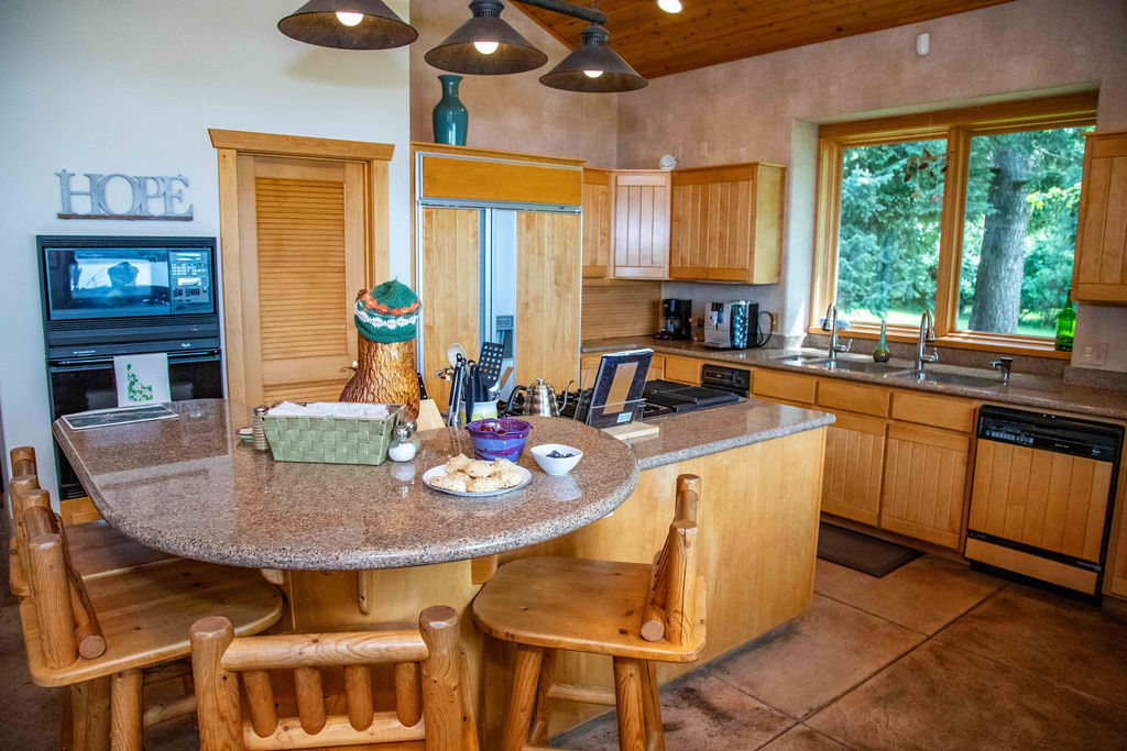 Hope, Idaho, 83836, United States, 3 Bedrooms Bedrooms, ,3 BathroomsBathrooms,Residential,For Sale,1975578