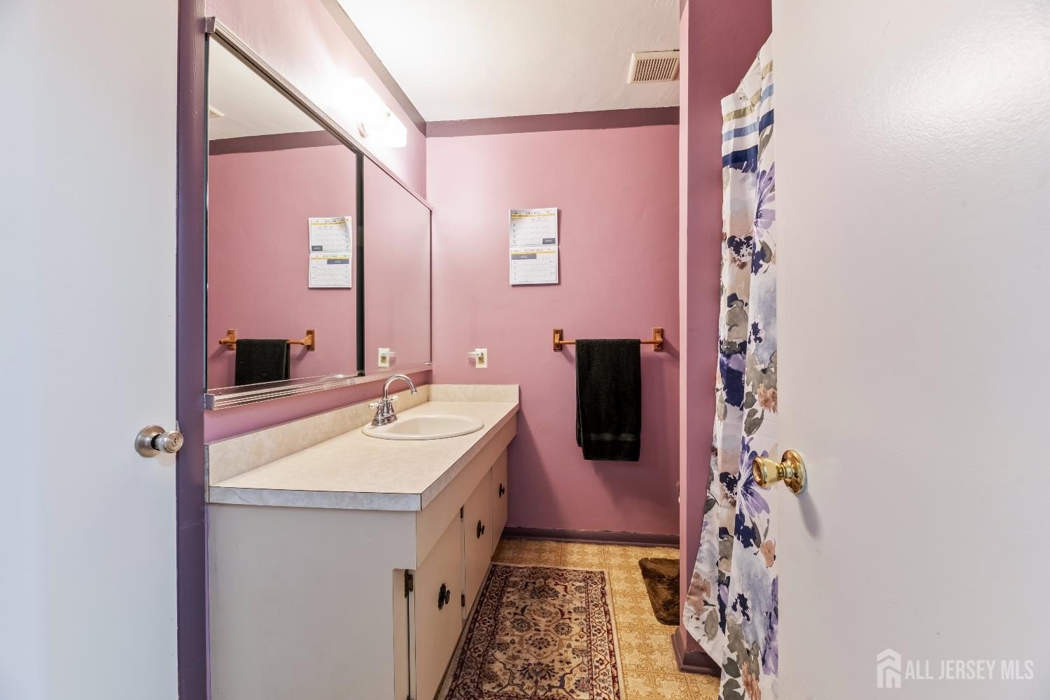 Edison, New Jersey, 08820, United States, 4 Bedrooms Bedrooms, ,2 BathroomsBathrooms,Residential,For Sale,1921725