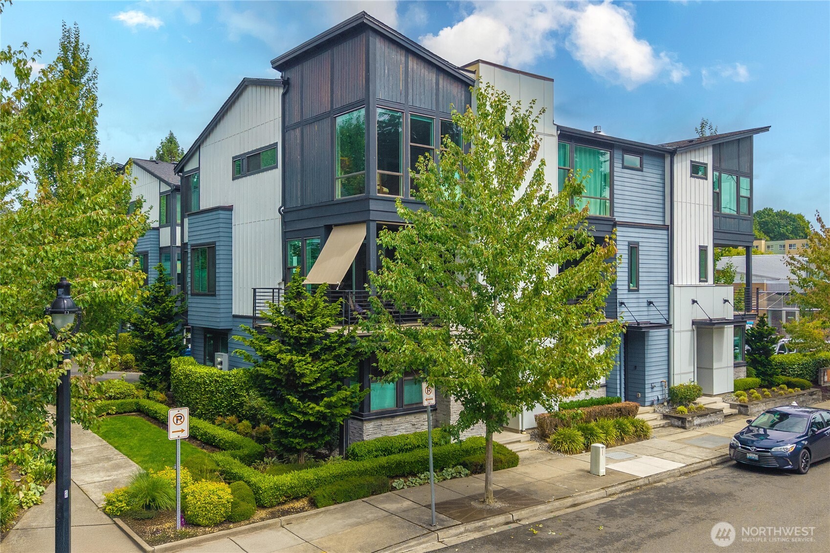 Bothell, Washington, 98011, United States, 4 Bedrooms Bedrooms, ,3 BathroomsBathrooms,Residential,For Sale,1992873