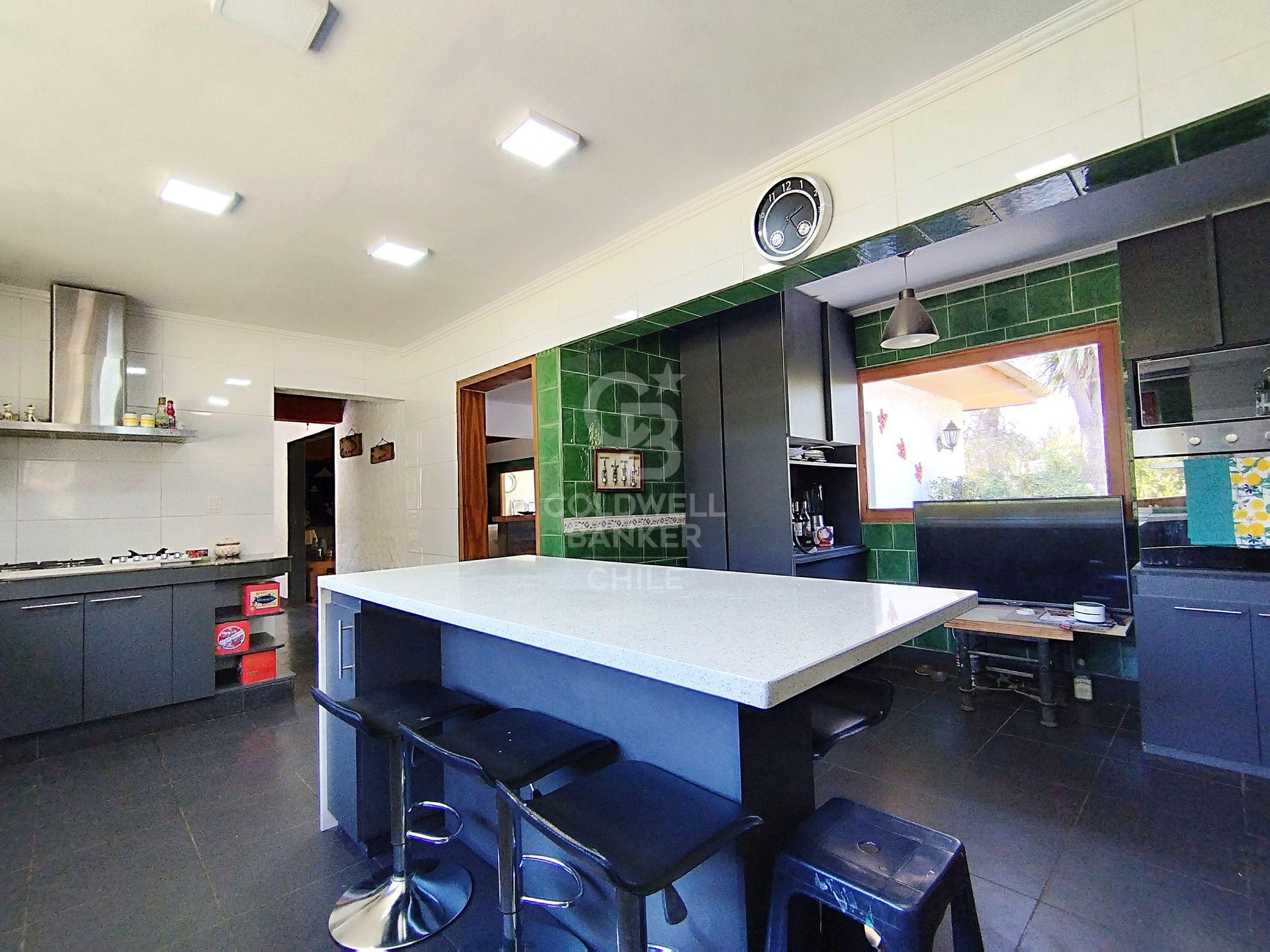 Lampa, Chile, 7 Bedrooms Bedrooms, ,5 BathroomsBathrooms,Residential,For Sale,1751708