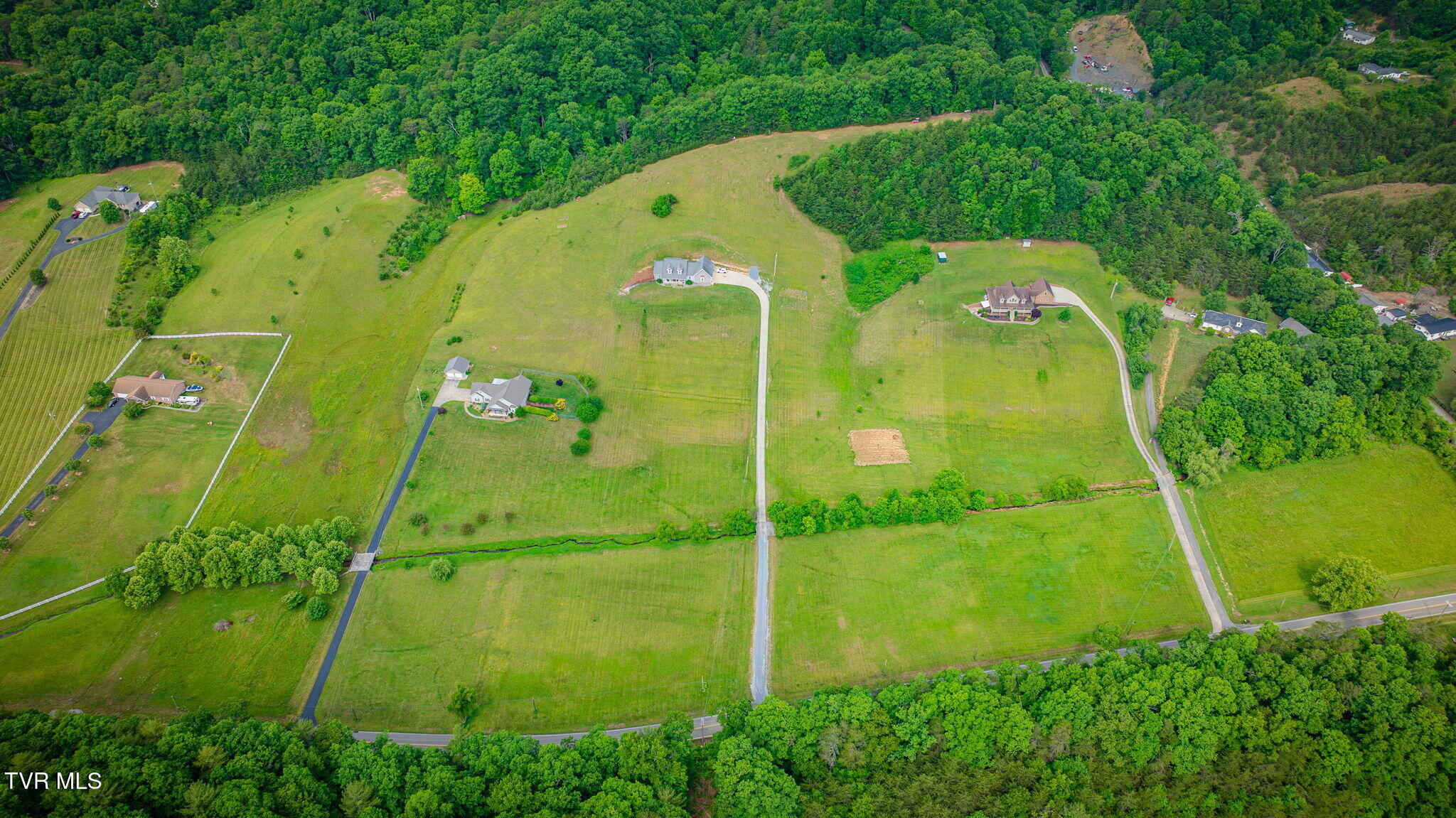 Bluff City, Tennessee, 37618, United States, 3 Bedrooms Bedrooms, ,4 BathroomsBathrooms,Residential,For Sale,2048525