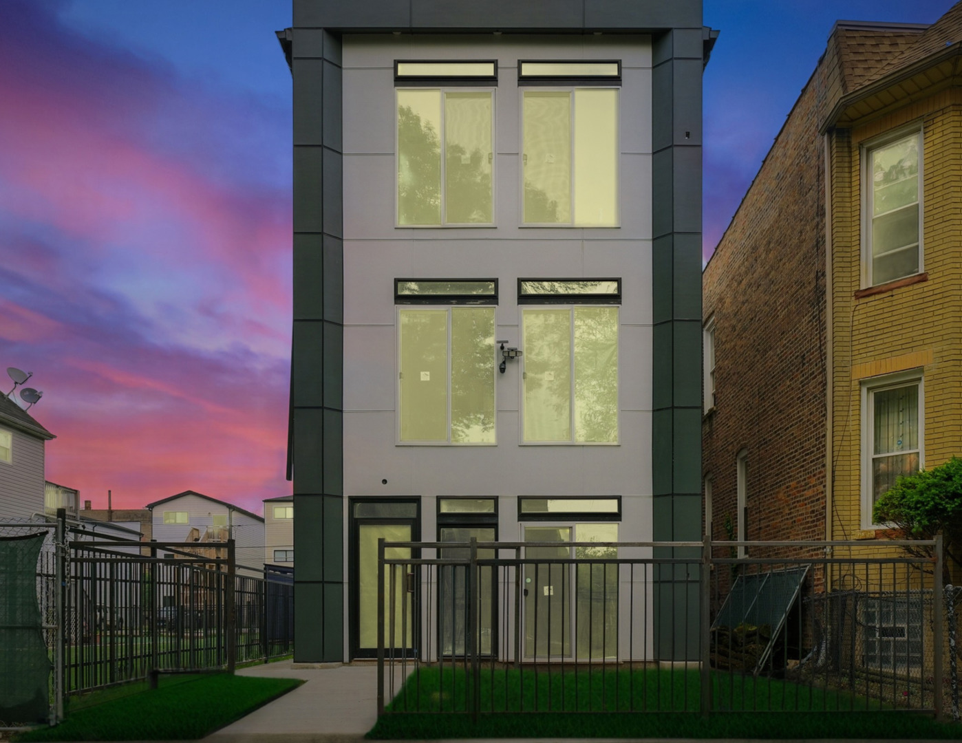 Chicago, Illinois, 60637, United States, 9 Bedrooms Bedrooms, ,Residential,For Sale,1860039
