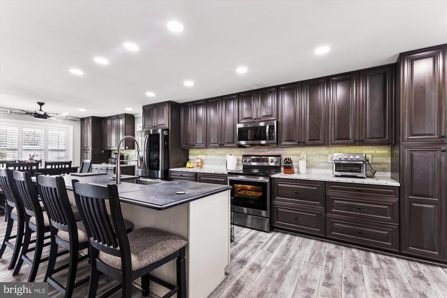 Stevensville, Maryland, 21666, United States, 5 Bedrooms Bedrooms, ,3 BathroomsBathrooms,Residential,For Sale,2003489