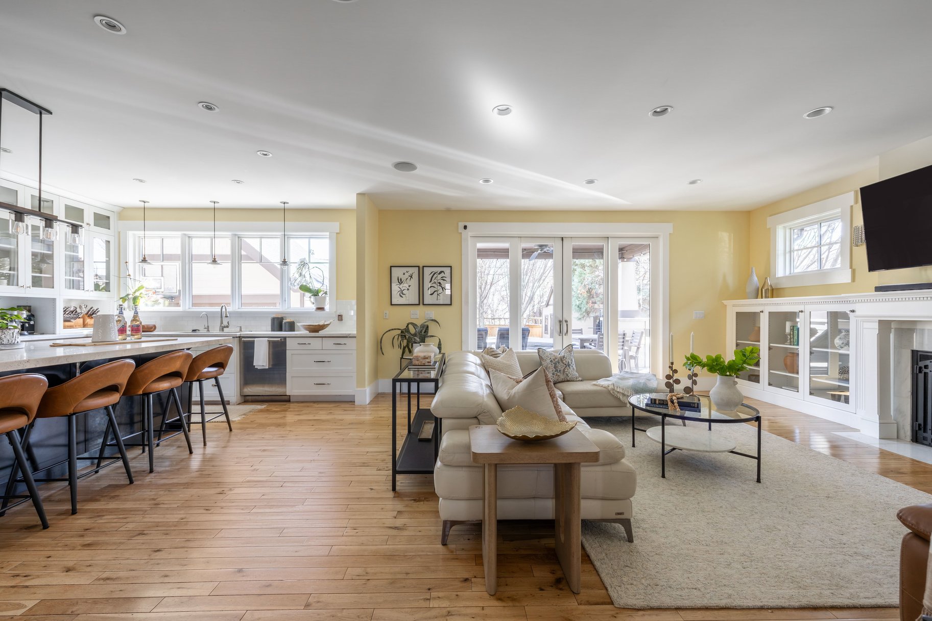 Timeless Luxury in Coveted Harvard–Yale - 物件實景