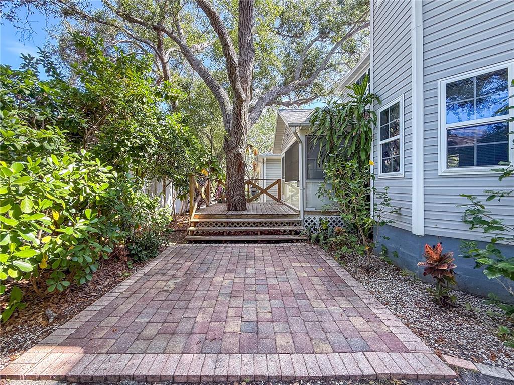 Bradenton, Florida, 34209, United States, 3 Bedrooms Bedrooms, ,3 BathroomsBathrooms,Residential,For Sale,1829594