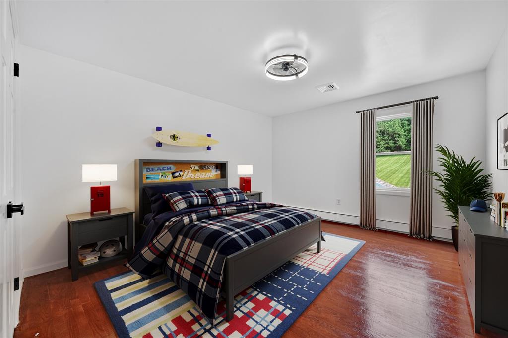 Warwick, New York, 10990, United States, 5 Bedrooms Bedrooms, ,4 BathroomsBathrooms,Residential,For Sale,1981547