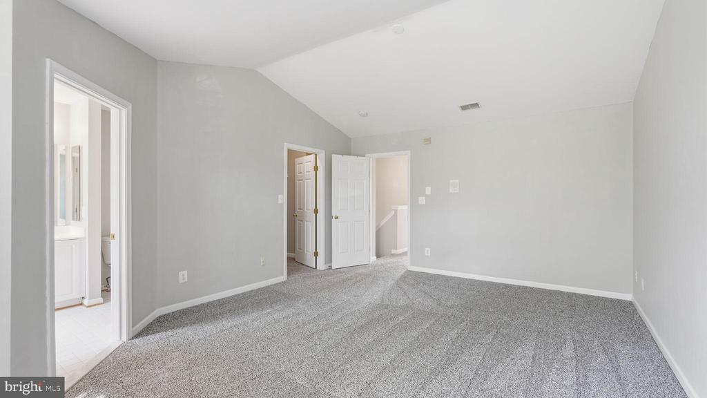 Gainesville, Virginia, 20155, United States, 3 Bedrooms Bedrooms, ,2 BathroomsBathrooms,Residential,For Sale,1989623