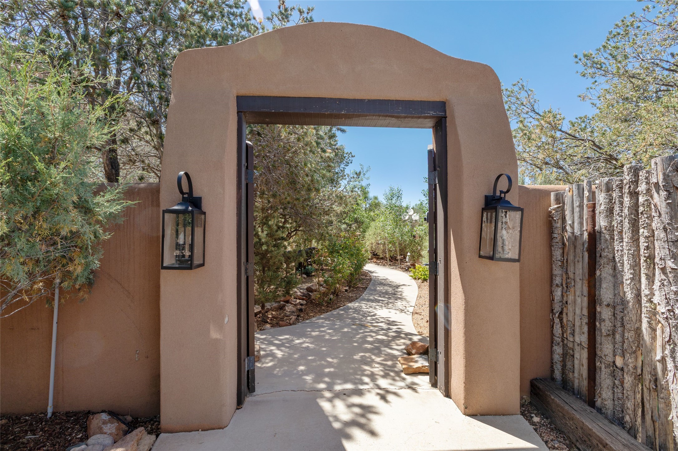  1327 Old Pecos Trail - 物件實景