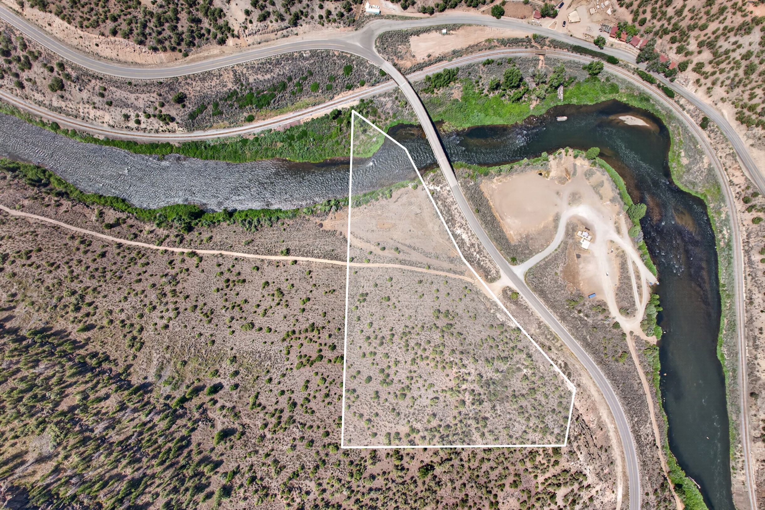  twelve acres at the place where  history crosses the colorado river - 物件實景