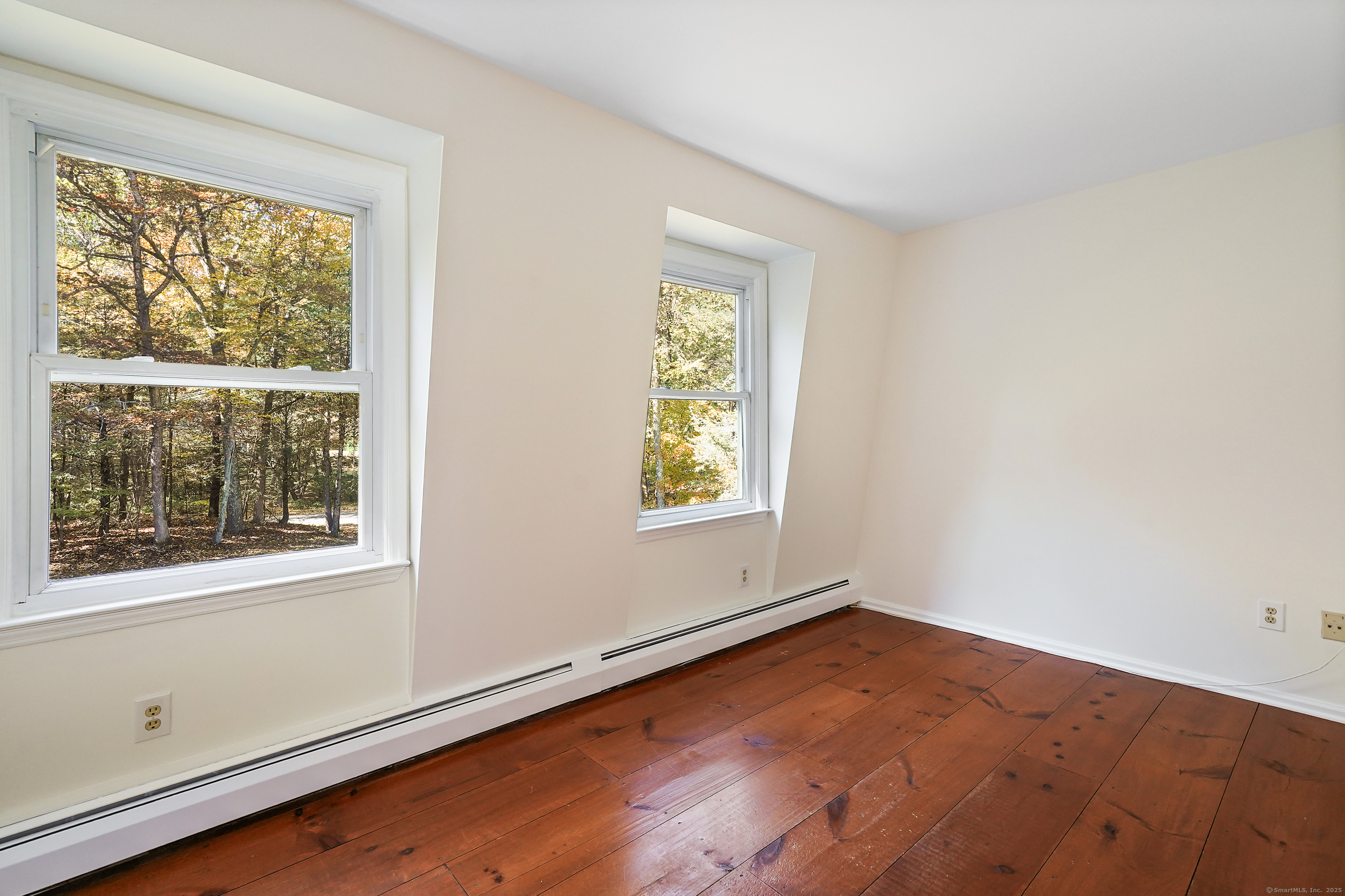 Brookfield, Connecticut, 06804, United States, 4 Bedrooms Bedrooms, ,3 BathroomsBathrooms,Residential,For Sale,1969368