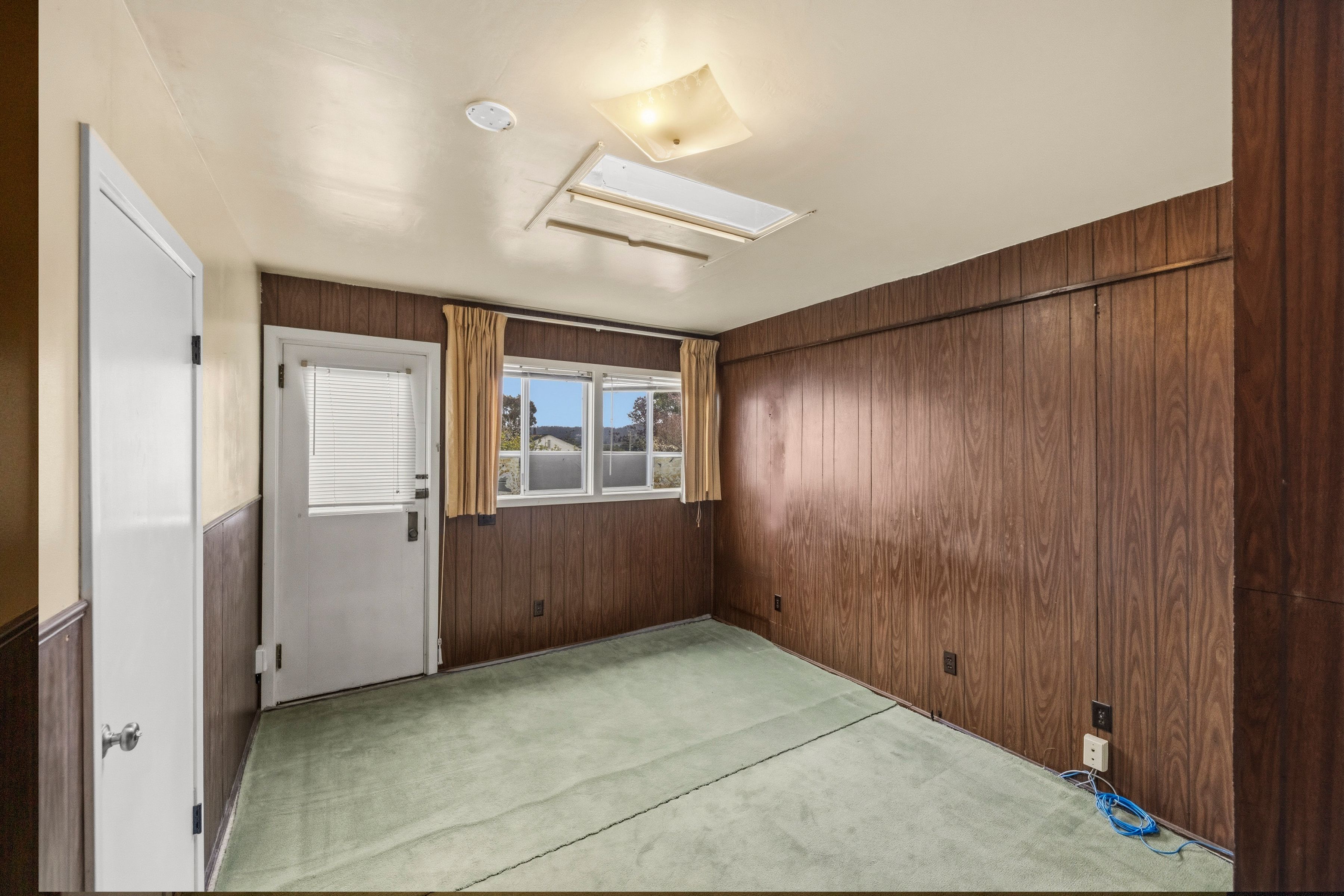  947 West Franklin Street - 物件實景