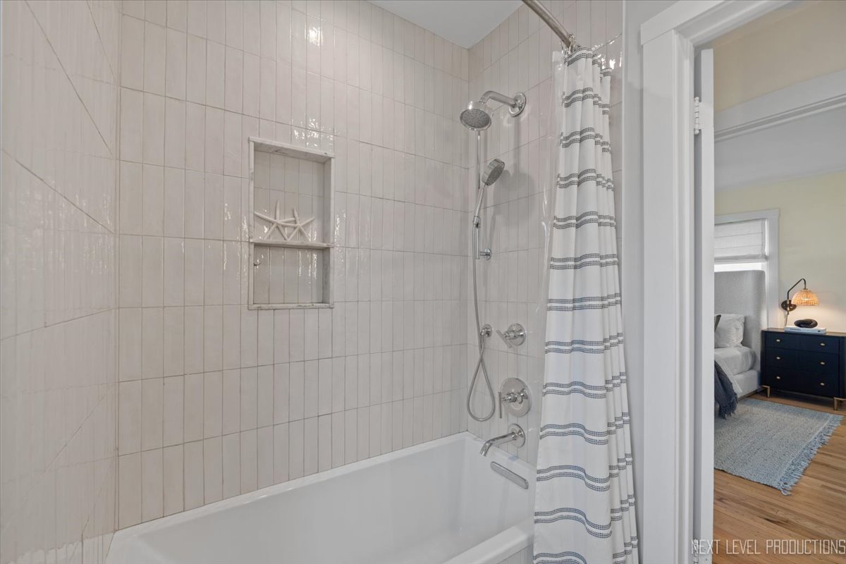 Riverside, Illinois, 60546, United States, 3 Bedrooms Bedrooms, ,3 BathroomsBathrooms,Residential,For Sale,1988558