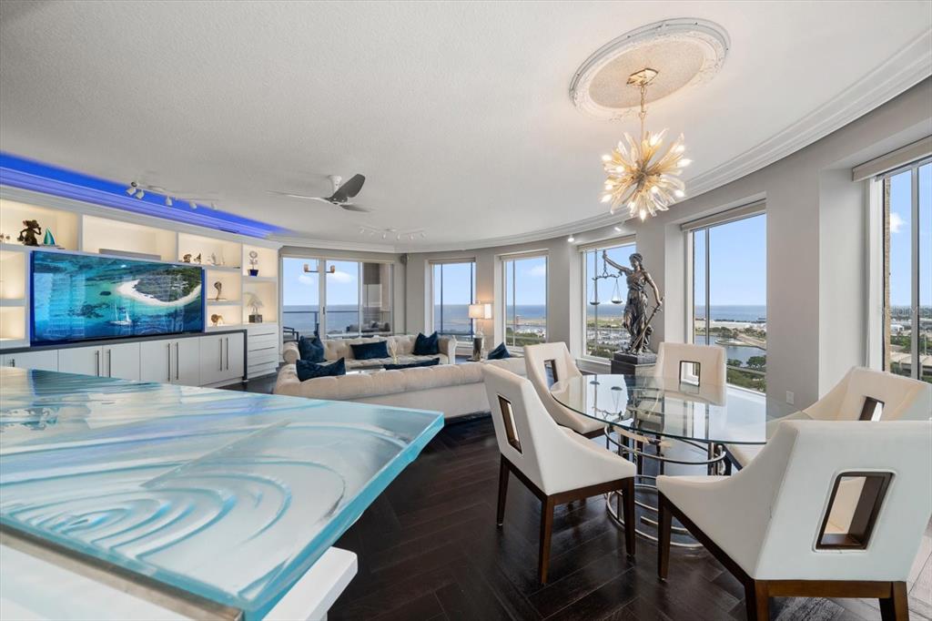 100 Beach Drive NE Unit 1900, St Petersburg, Florida, 33701, United States, 4 Bedrooms Bedrooms, ,6 BathroomsBathrooms,Residential,For Sale,100 Beach Drive NE Unit 1900,1618672