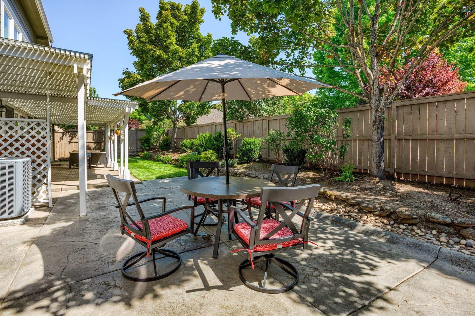  210 Bellerive Drive Eagle Point, OR 97524 - 物件實景