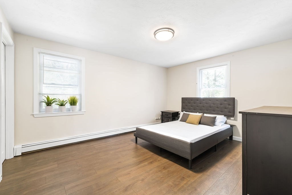 Milford, Massachusetts, 01757, United States, 3 Bedrooms Bedrooms, ,2 BathroomsBathrooms,Residential,For Sale,1987484