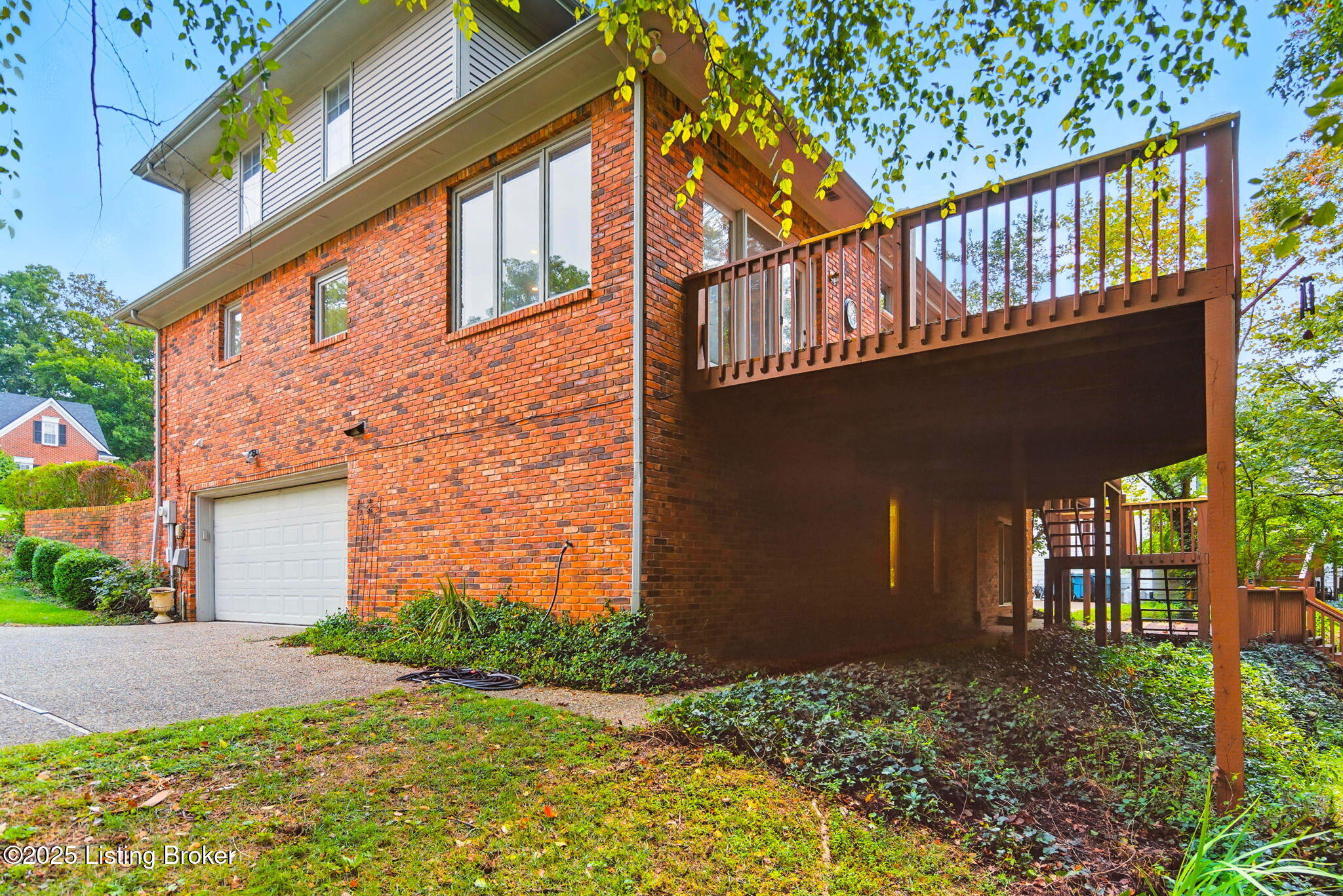 Prospect, Kentucky, 40059, United States, 4 Bedrooms Bedrooms, ,4 BathroomsBathrooms,Residential,For Sale,1941807